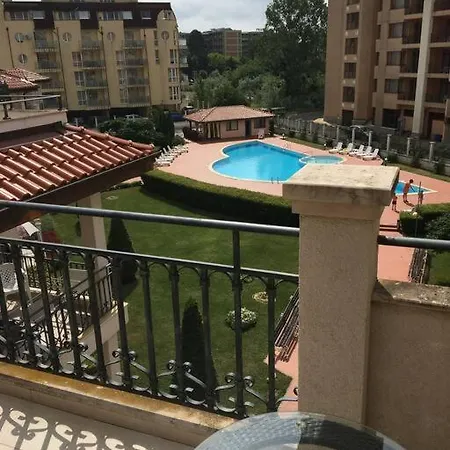 3 Bedroom With Pool Views At Arcadia Complex Appartement